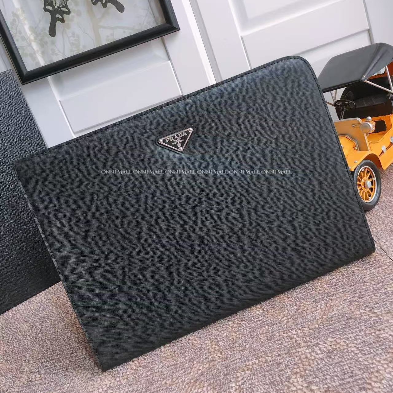 프라다 클러치 (33cm)