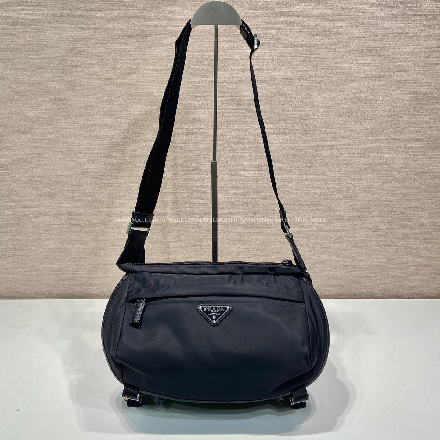 프라다 메신저백 (27cm)