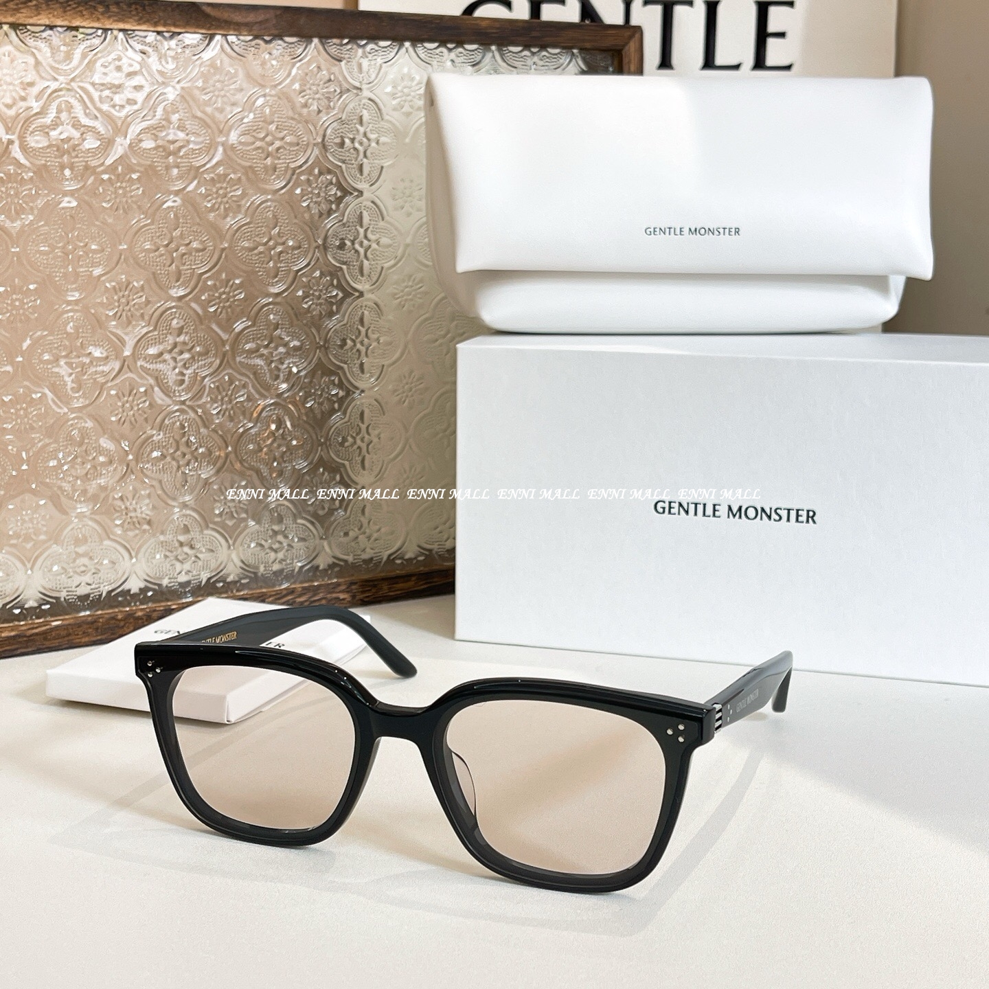 젠틀몬스터 선글라스 (BY ROW)