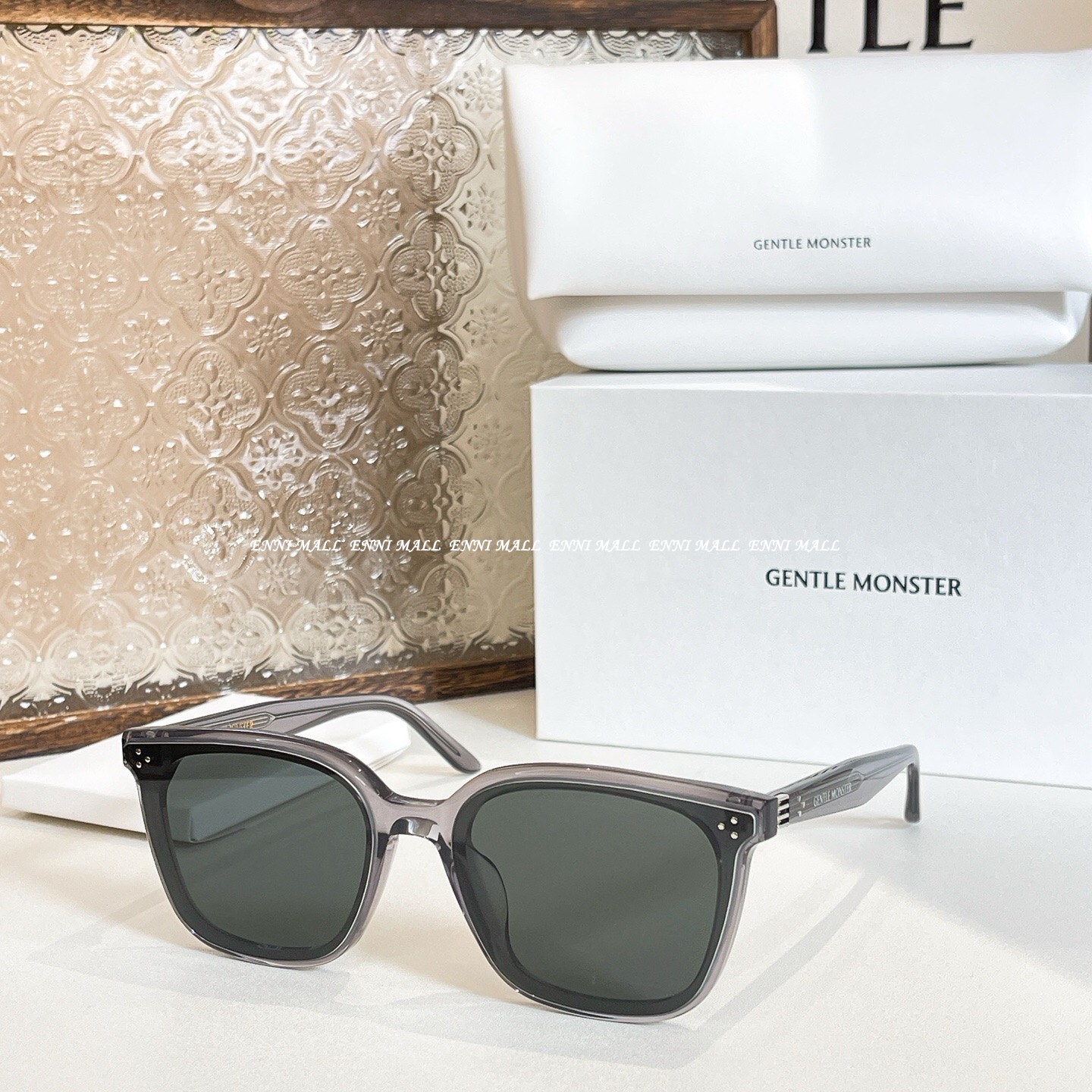 젠틀몬스터 선글라스 (BY ROW)
