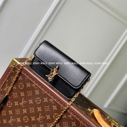 루이비통 월릿 온 체인 LV 블룸 (LV Bloom)