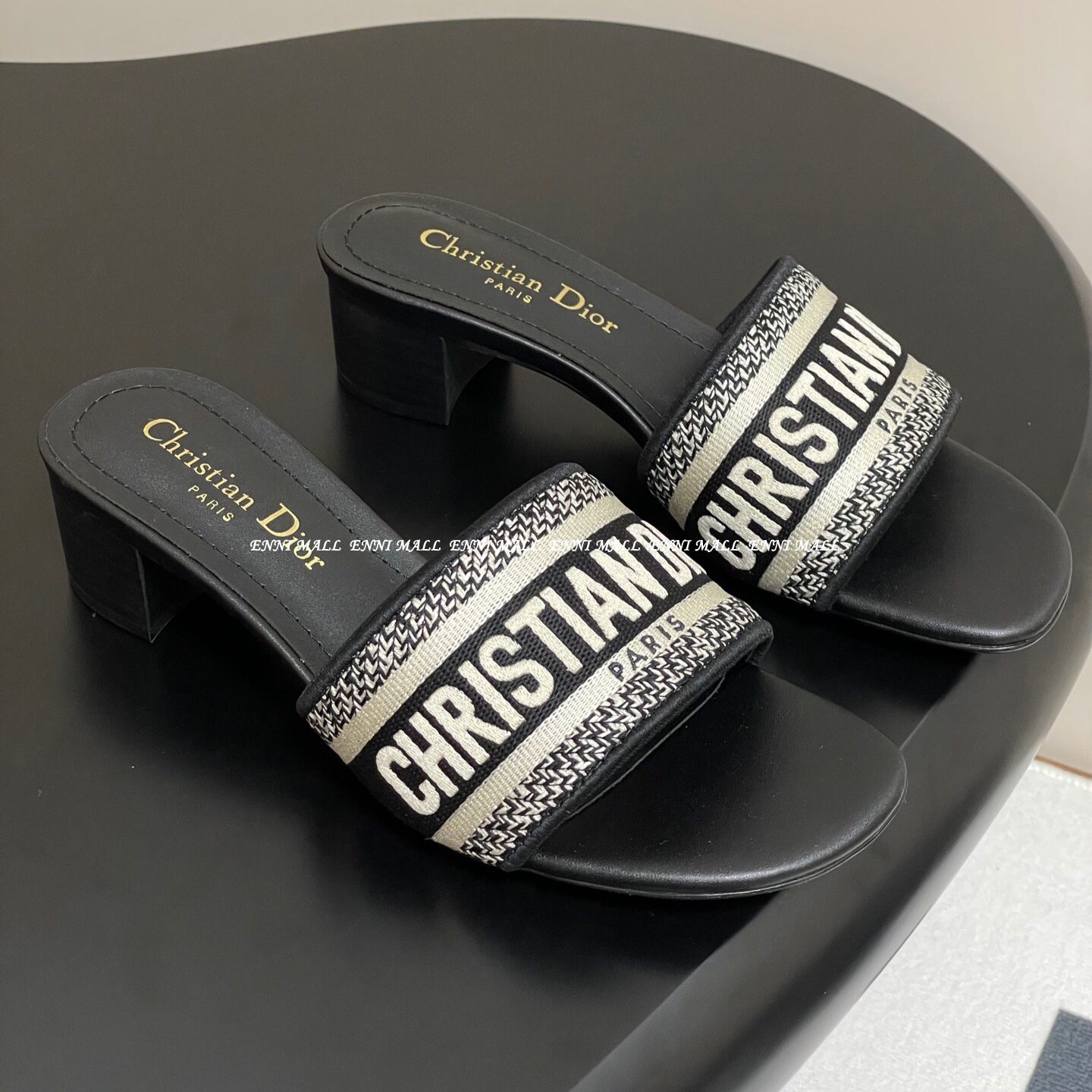디올 슬리퍼