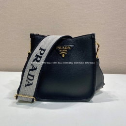 프라다 가죽 숄더백