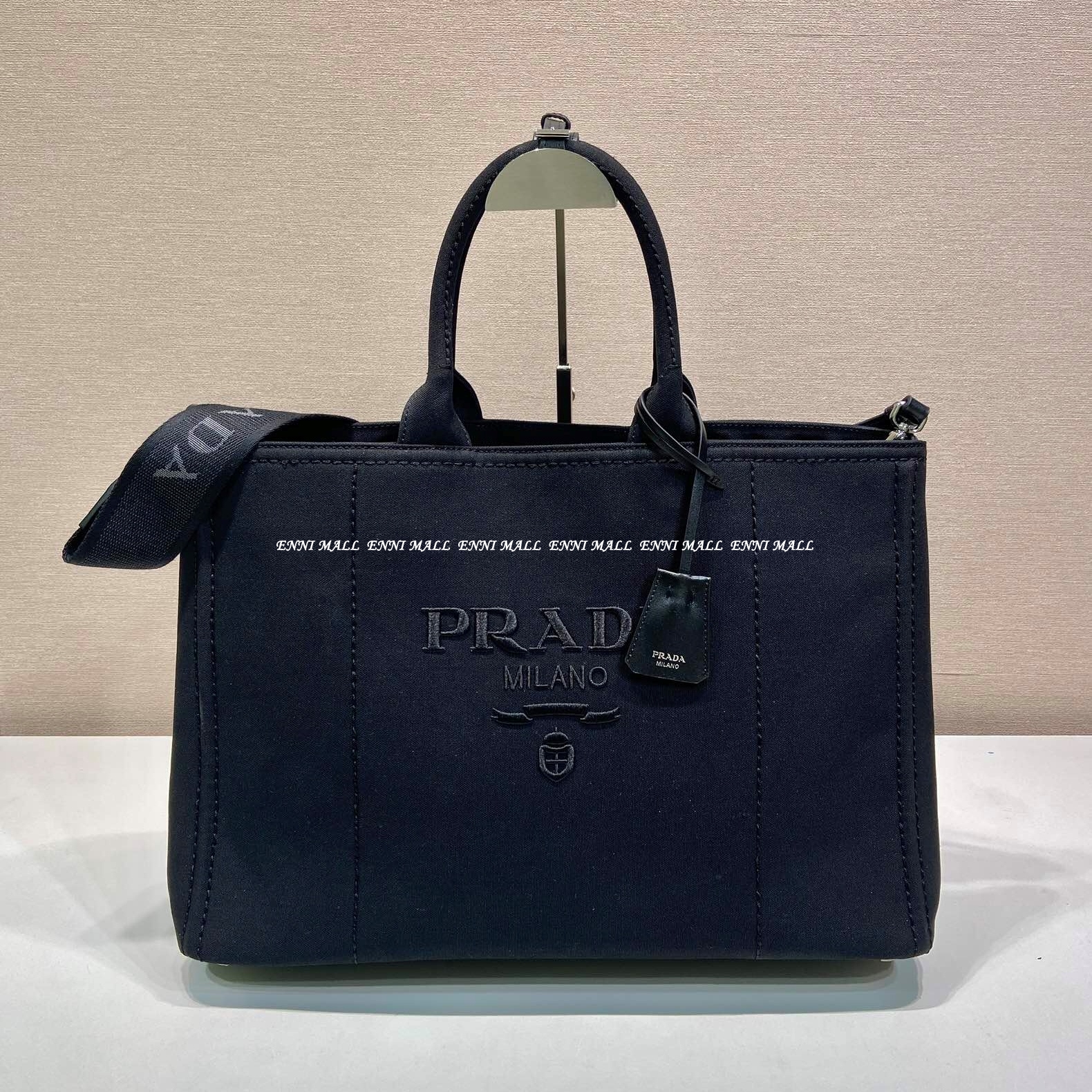 프라다 숄더백 (43cm)