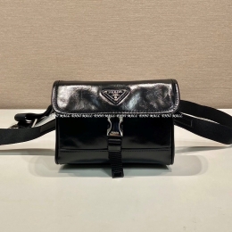 프라다 메신저백