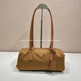 프라다 숄더백 (29cm)