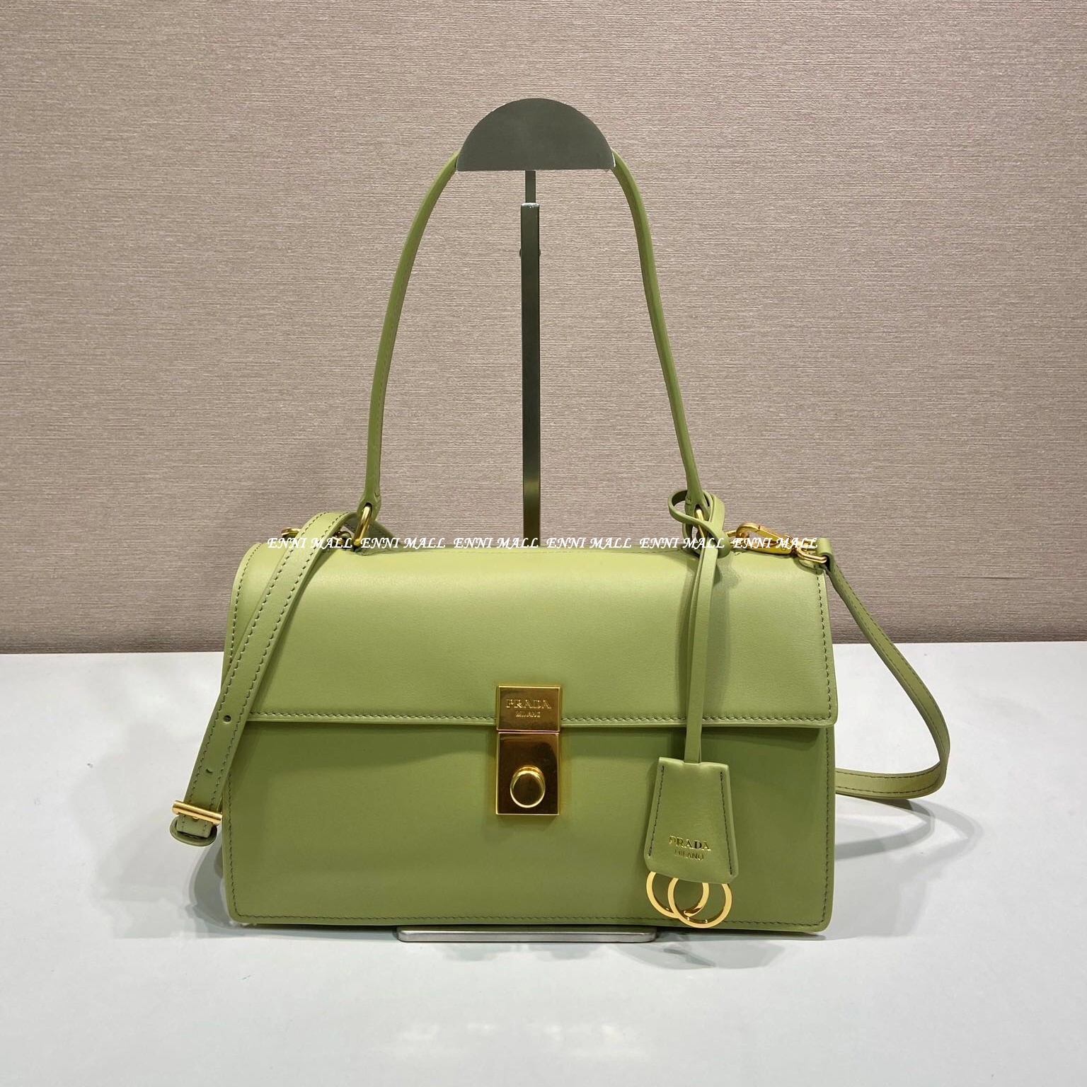 프라다 숄더백 (28cm)