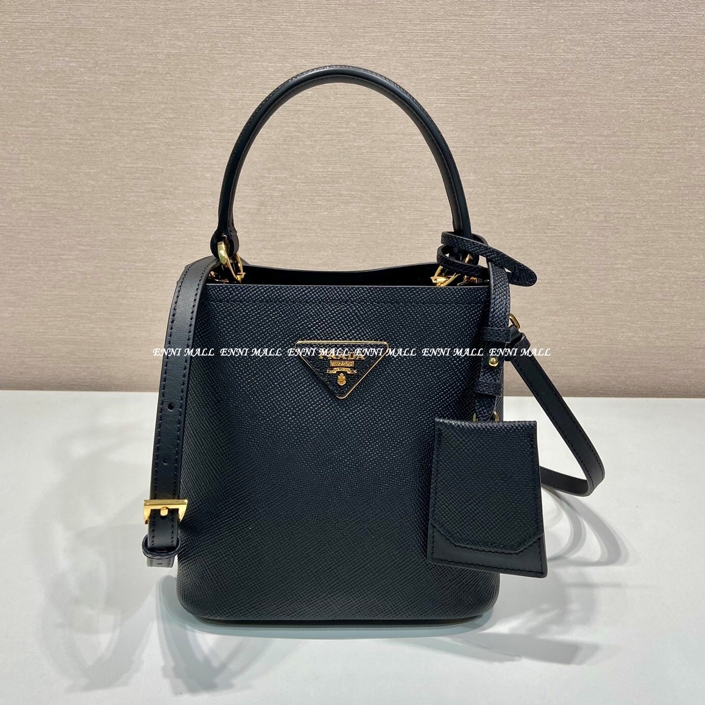 프라다 두블레 버킷백 (17cm)