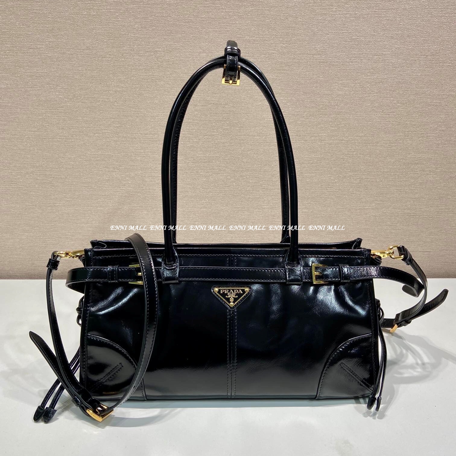 프라다 가죽 숄더백 (32cm)