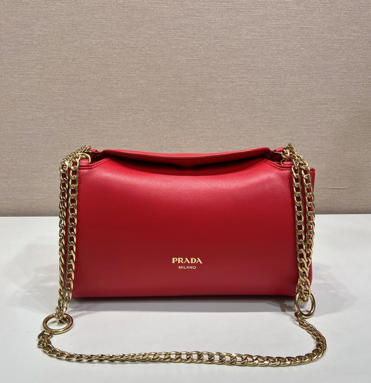 프라다 숄더백 (24cm)