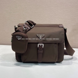 프라다 메신저백 (25cm)