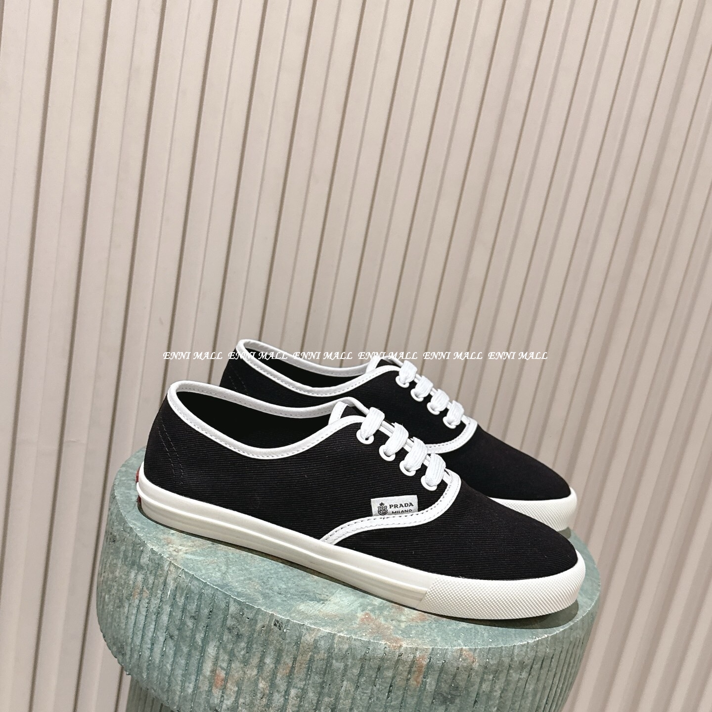 프라다 스니커즈