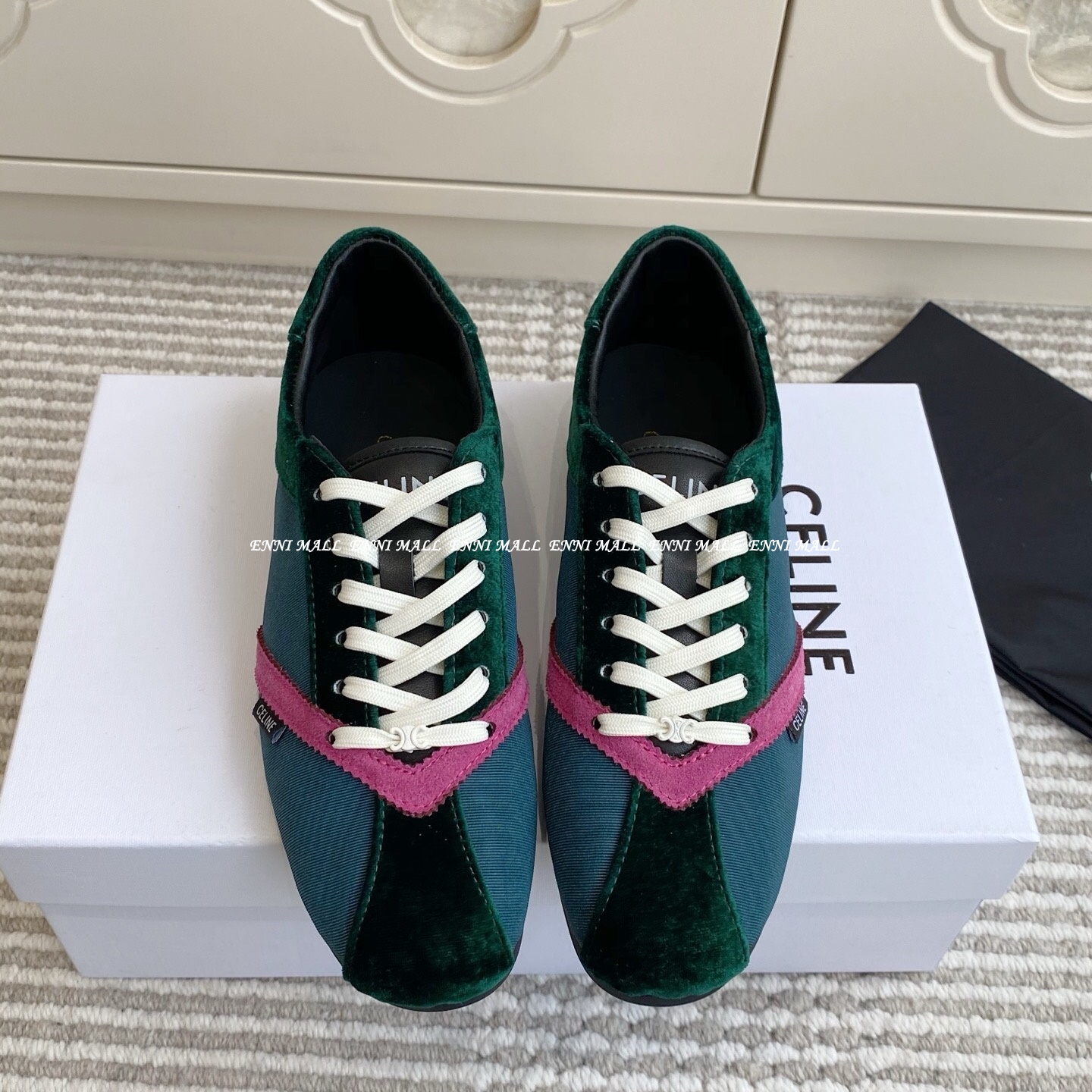 셀린느 스니커즈