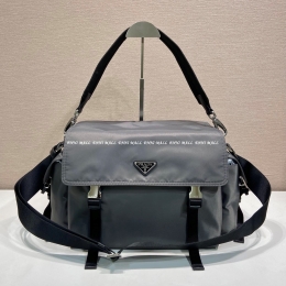 프라다 메신저백 (42cm)