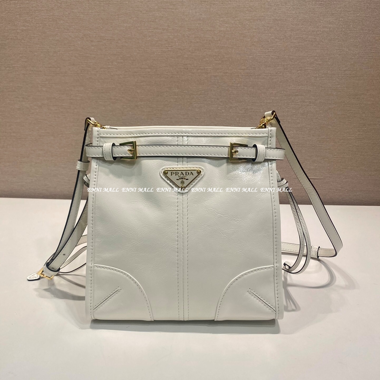 프라다 메신저백 (19.5cm)