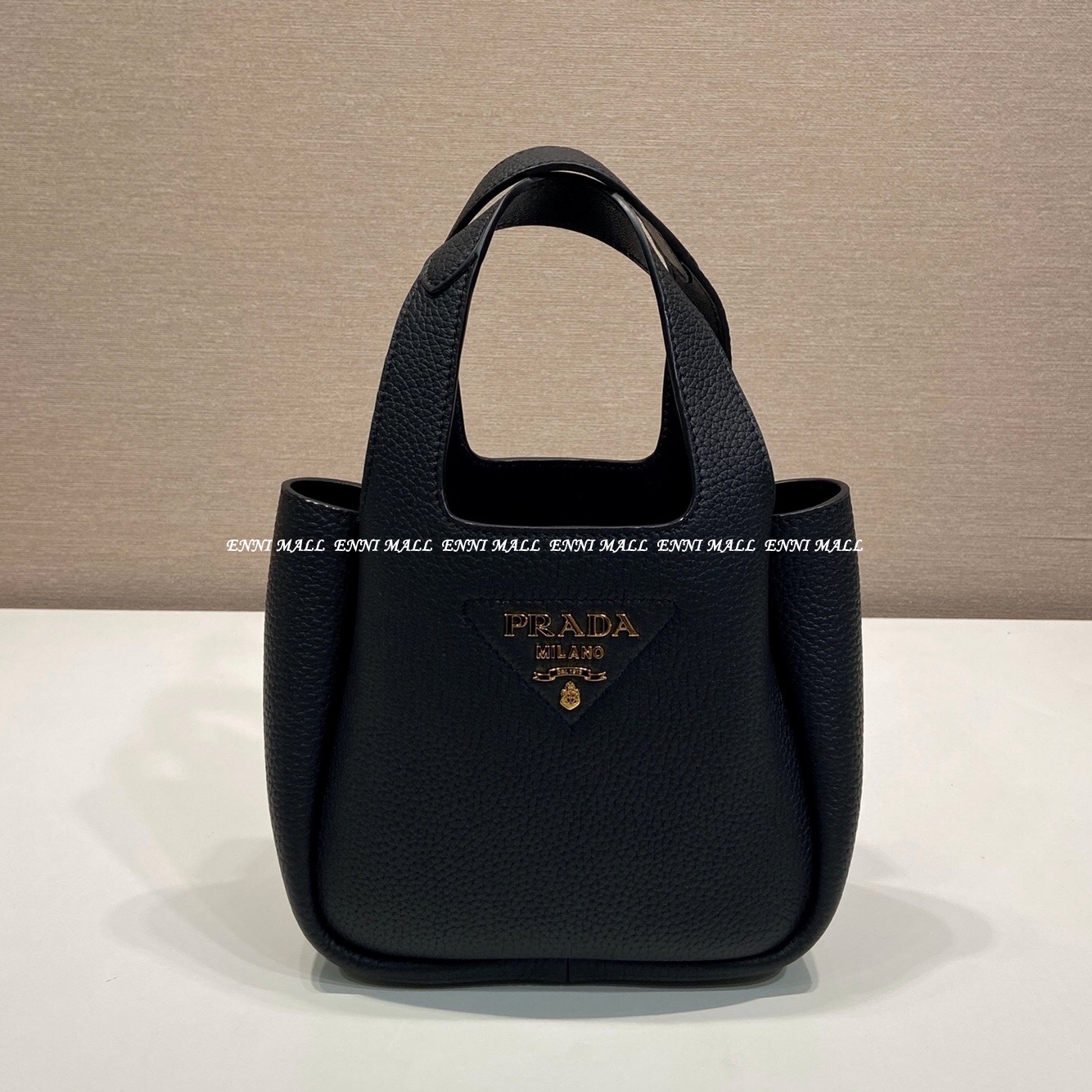 프라다 가죽 핸드백 (18cm)